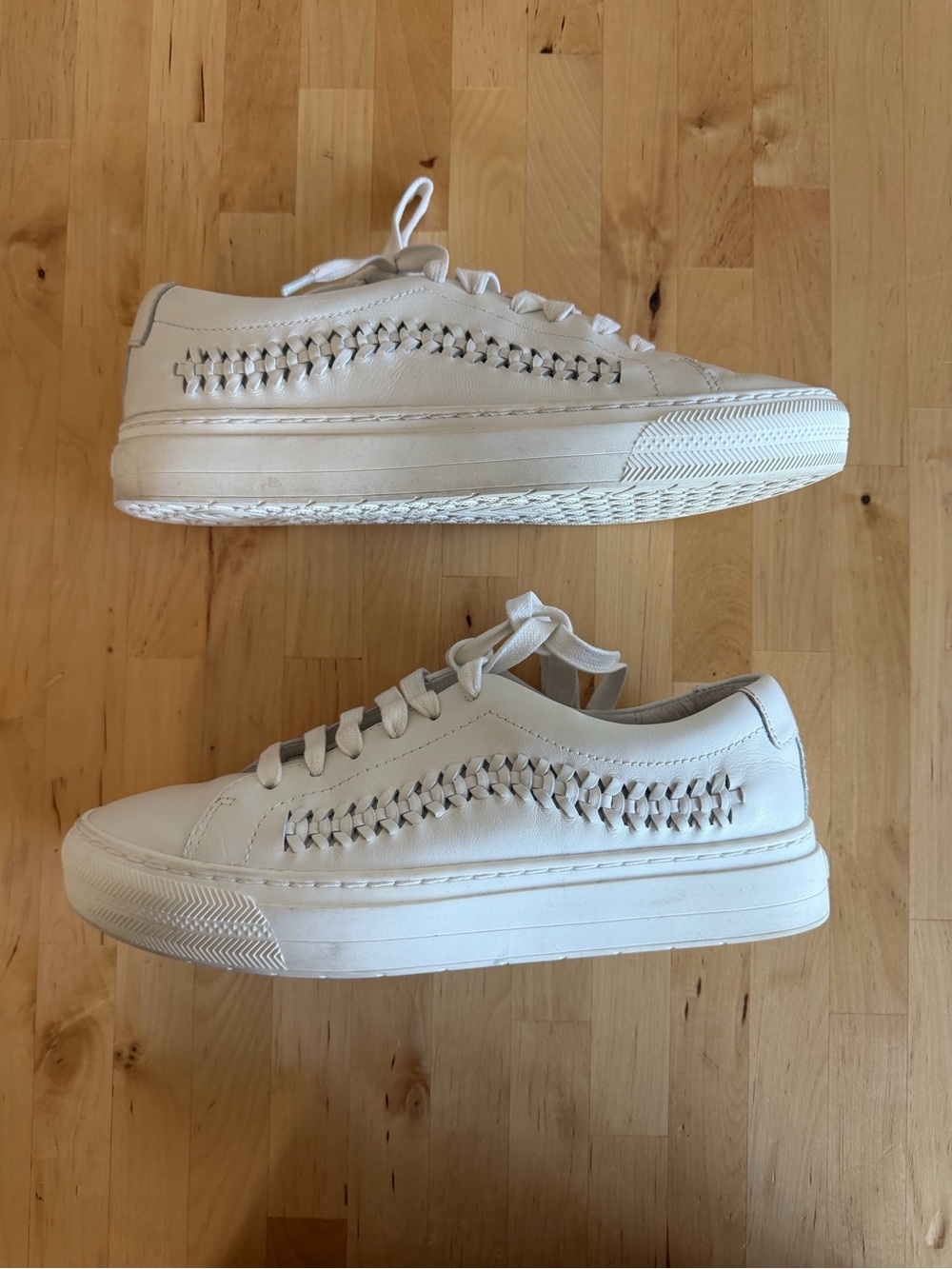 Frankie4 White Women's Woven Detail Leather Sneakers